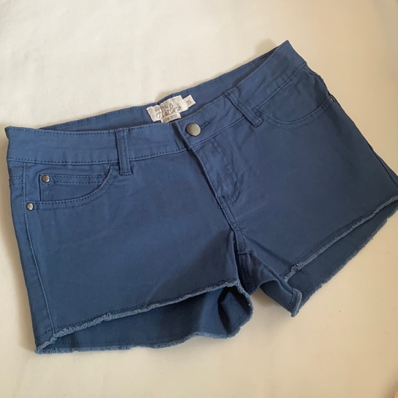 ‼️SOLD‼️ 3/$15 NWOT Shorts size 25 - Picture 1 of 4
